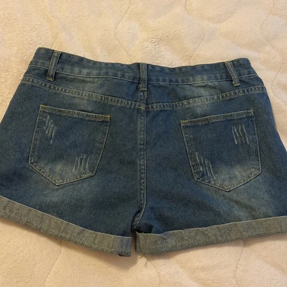 Jean Ripped Shorts - Picture 3 of 4